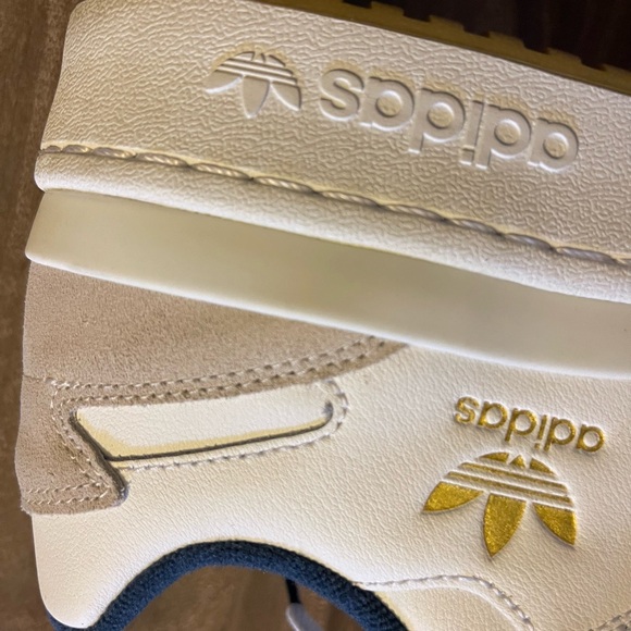 Limited edition Adidas - Picture 6 of 10